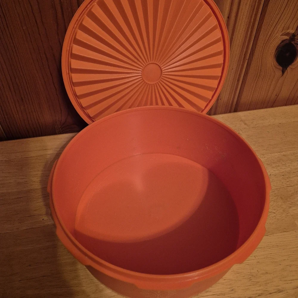 ❤️‍🔥 Vintage Tupperware Orange Servalier Storage Container Canister w/ Lid